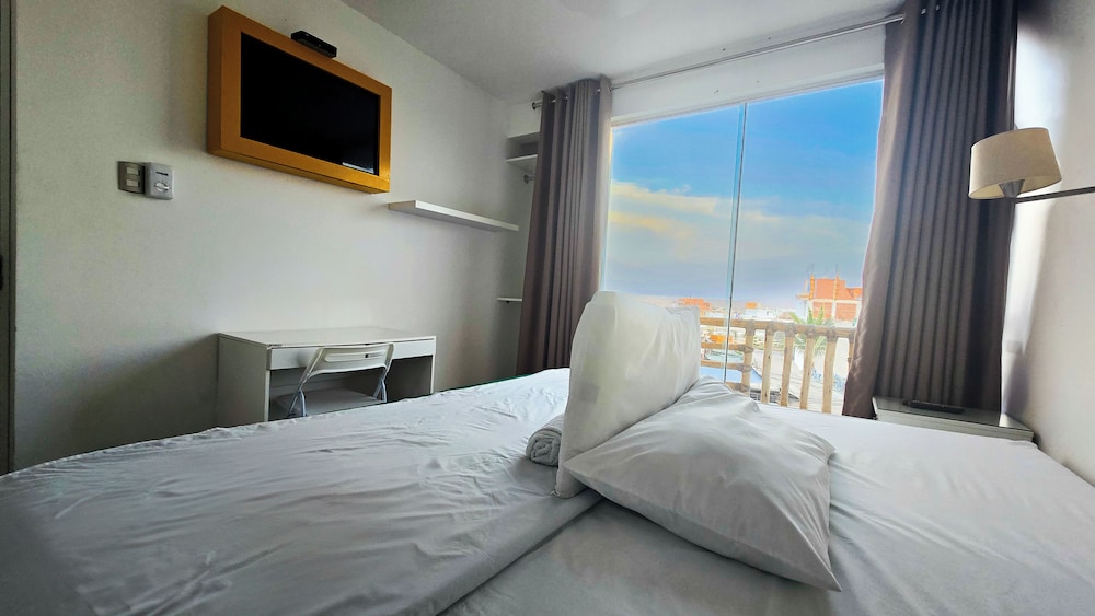 Deluxe Room, City View