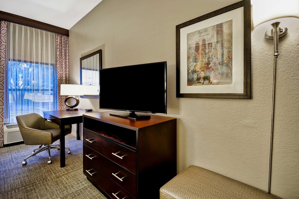 Room, 1 King Bed, Accessible, Non Smoking (Roll-In Shower) - Photo 2