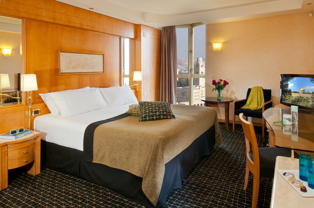 Deluxe Room, City View - Photo 1