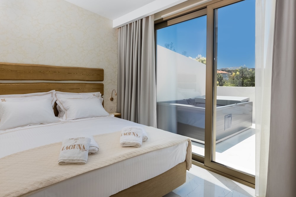 Executive Suite, Partial Sea View