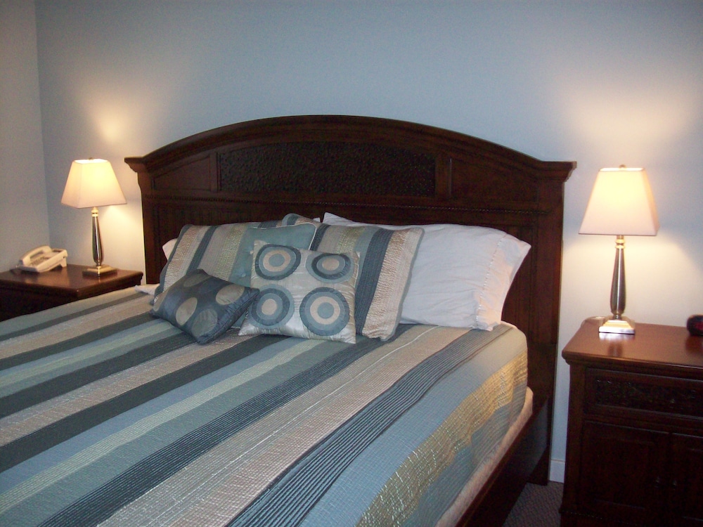 Suite, 1 King Bed with Sofa bed, Non Smoking photo 3