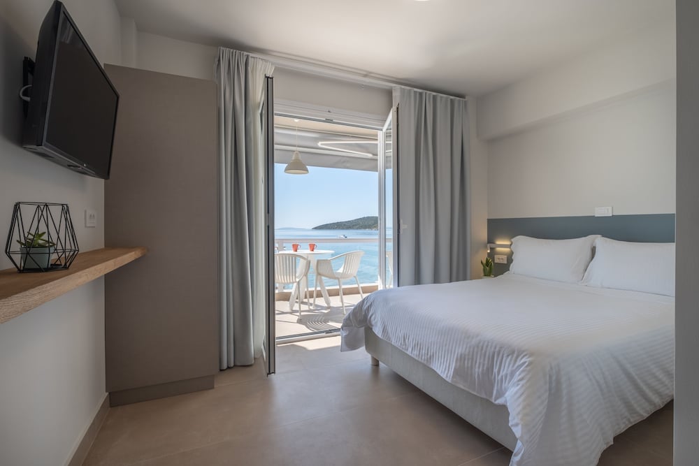 Standard Apartment, 2 Bedrooms, Balcony, Sea View photo 2