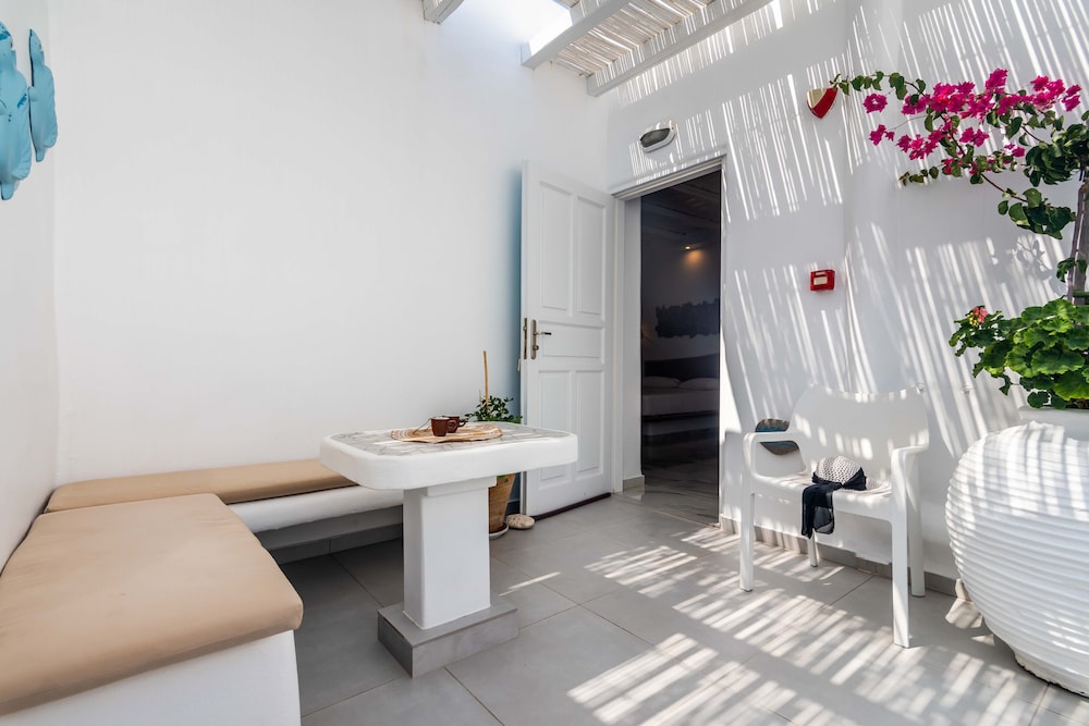 Deluxe Double Room, Sea Facing - Photo 3