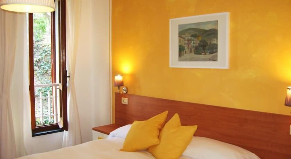 Economy Double Room photo 2