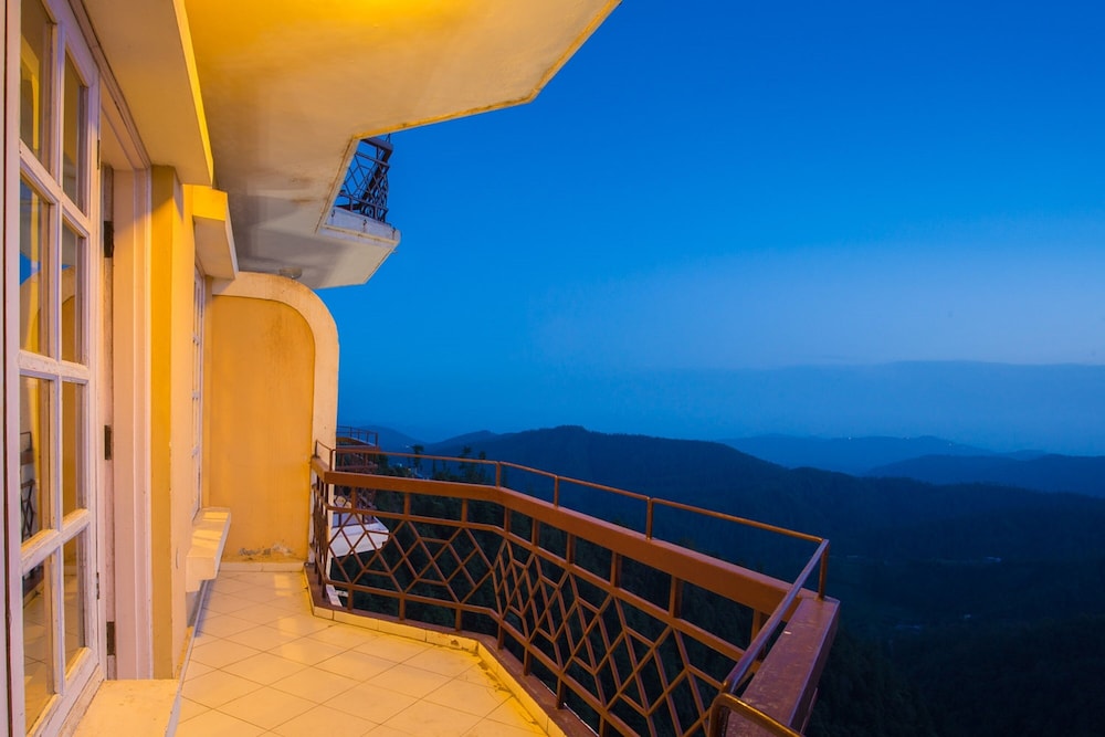 Royal Executive Deluxe With Balcony and Valley View - Photo 2