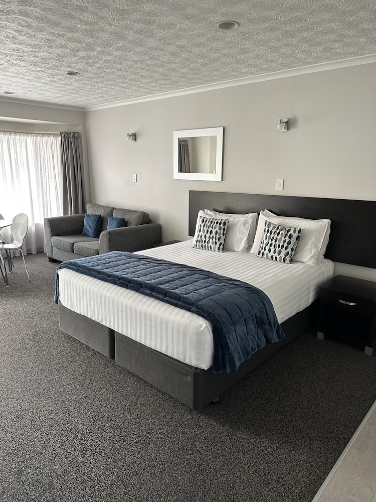 1 Bedroom Unit (Sleeps 4)