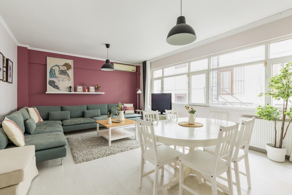 Apartment photo 1