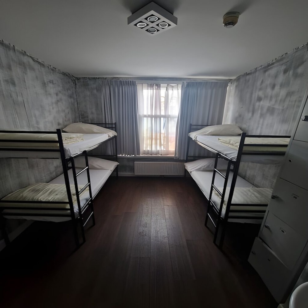 Basic Quadruple Room photo 1