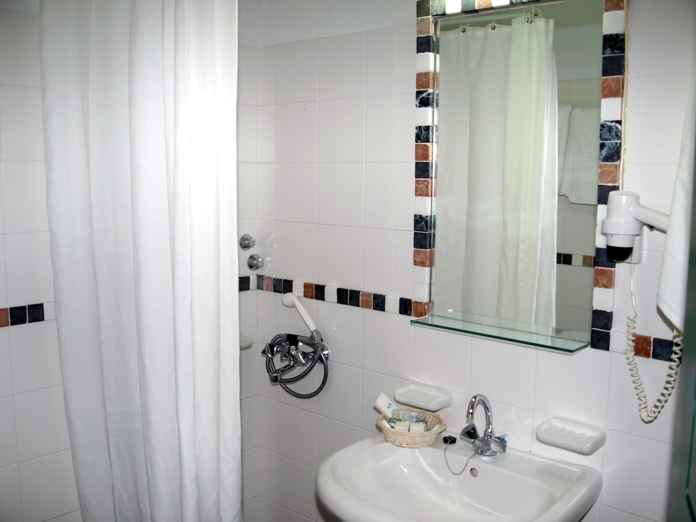 Standard Room photo 3