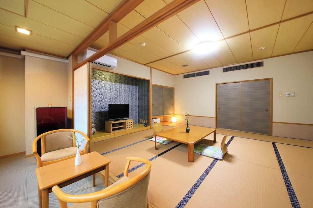 Basic Quadruple Room, Non Smoking, Garden View
