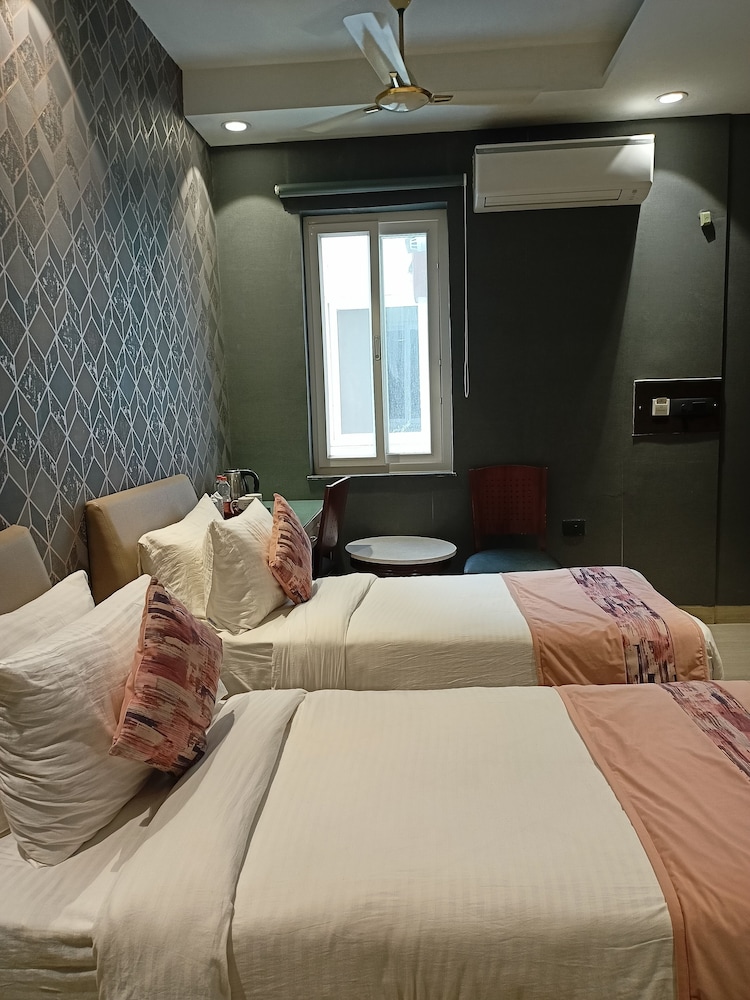 Deluxe Room - Photo 2
