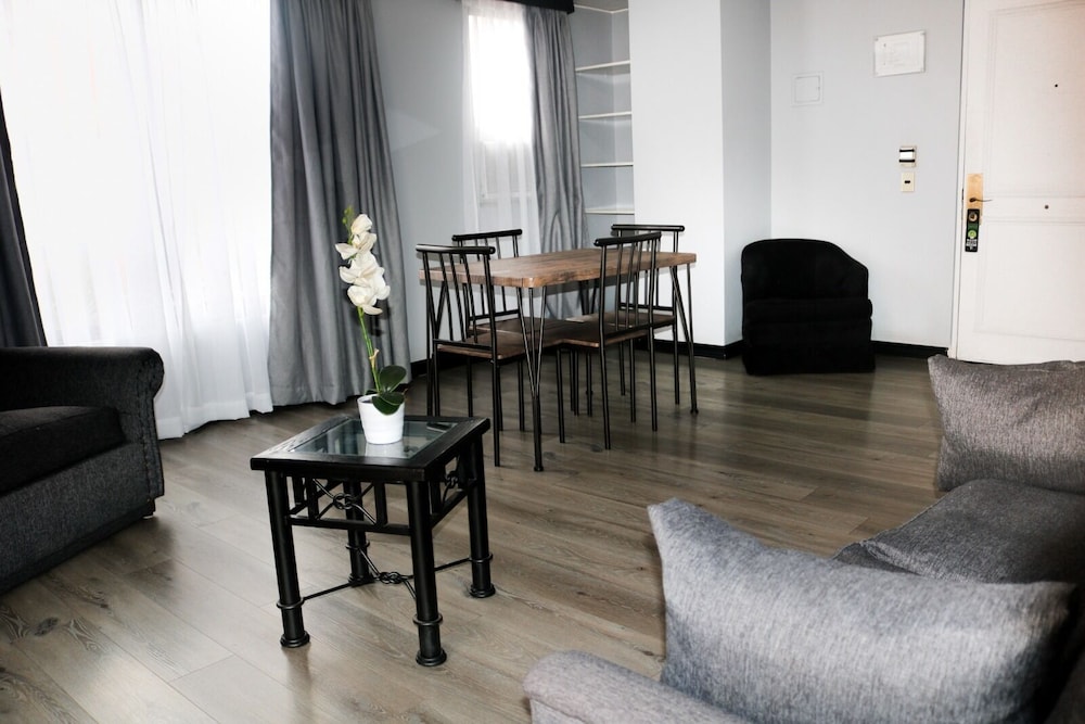 Superior Apartment, 2 Twin Beds - Photo 7
