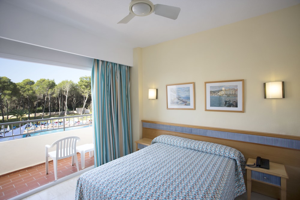 Habitación Triple Estándar, Vista a la Piscina