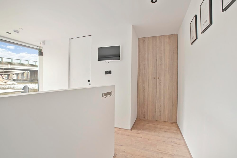 Comfort Studio, Private Bathroom, Lake View photo 2