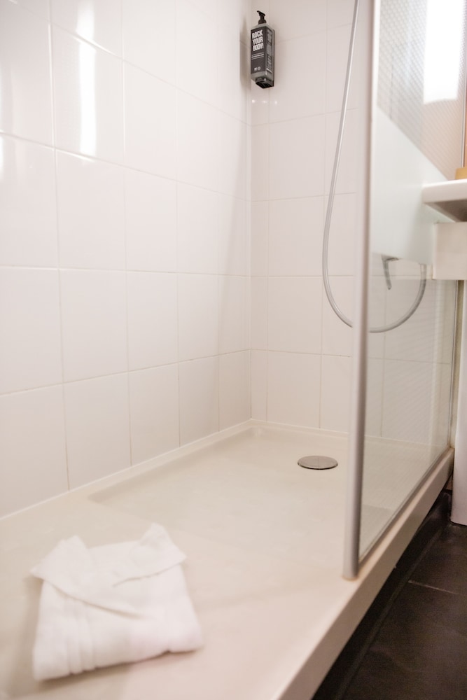 Standard Double Room, 1 Double Bed - Photo 4