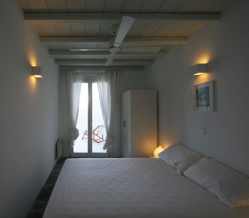 Design Villa, 3 Bedrooms, Ocean View (Daphne)