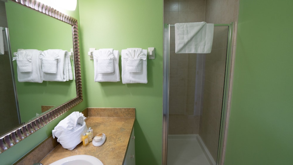 Standard Suite, 2 Bedrooms, Non Smoking, Kitchen - Photo 11