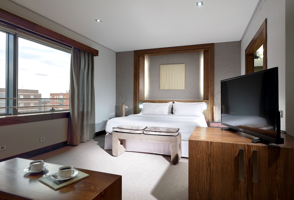 Deluxe Suite - Photo 3