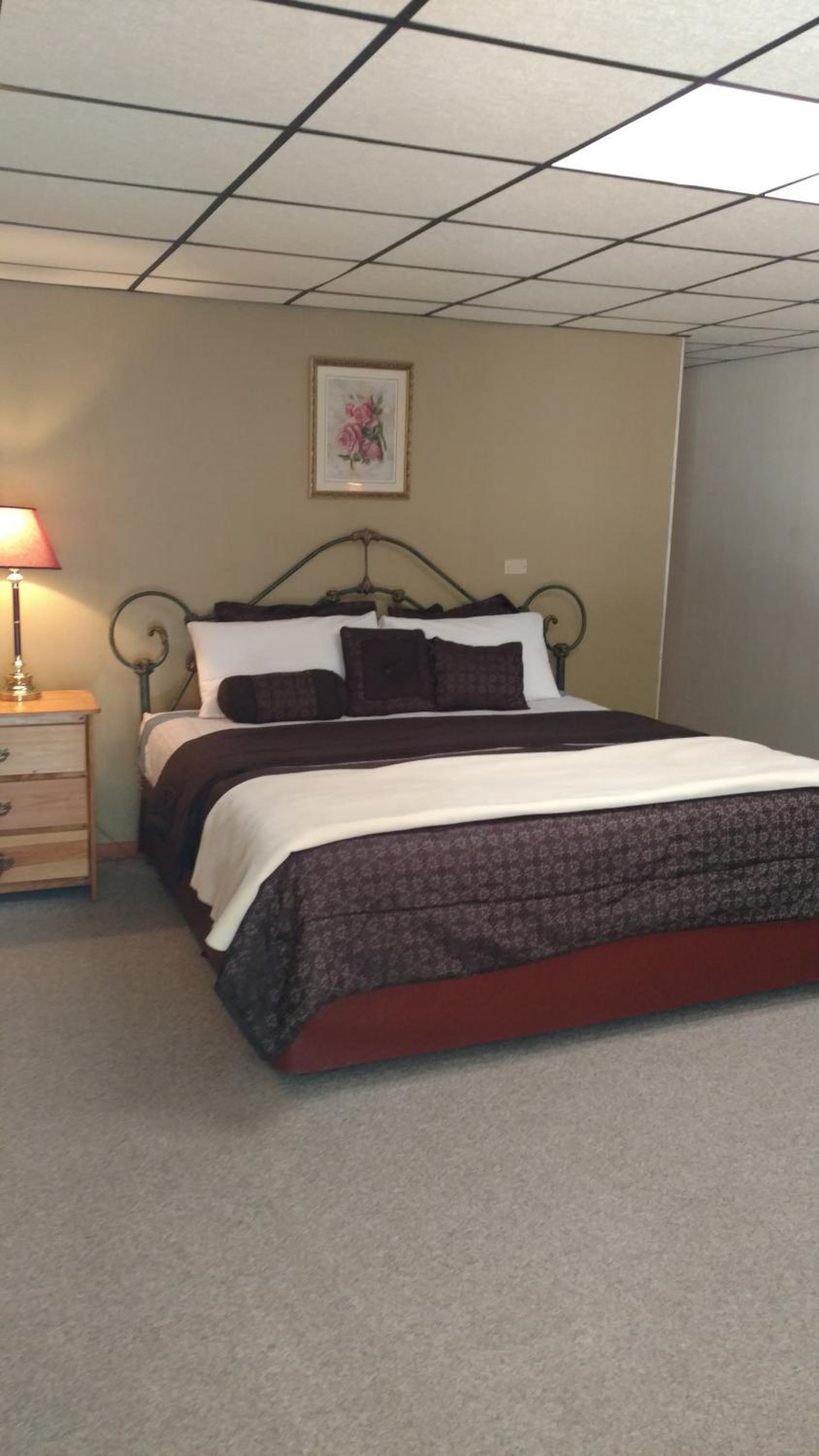 King Room - Non-Smoking photo 2