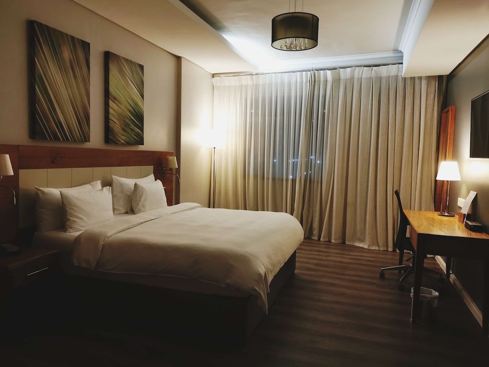 Deluxe Room, 1 King Bed - Photo 1