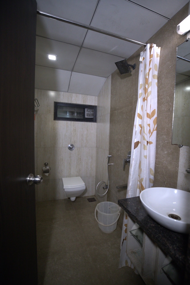 Deluxe Room - Photo 2