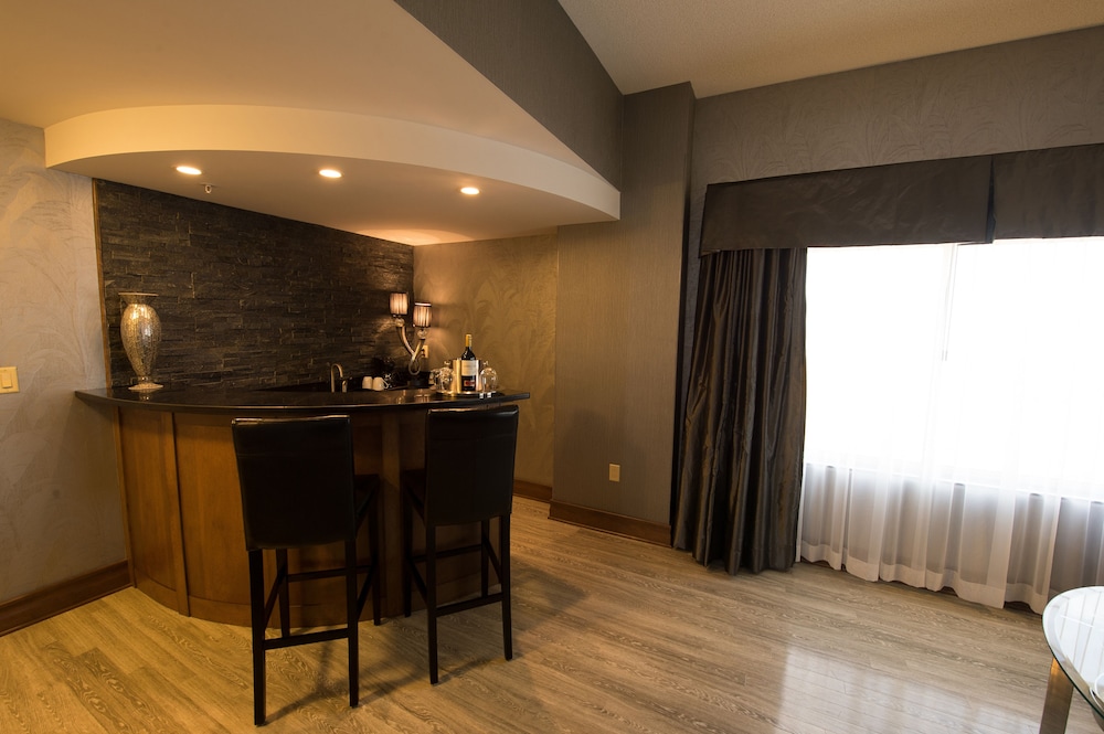 Suite, 1 King Bed, Non Smoking - Photo 6