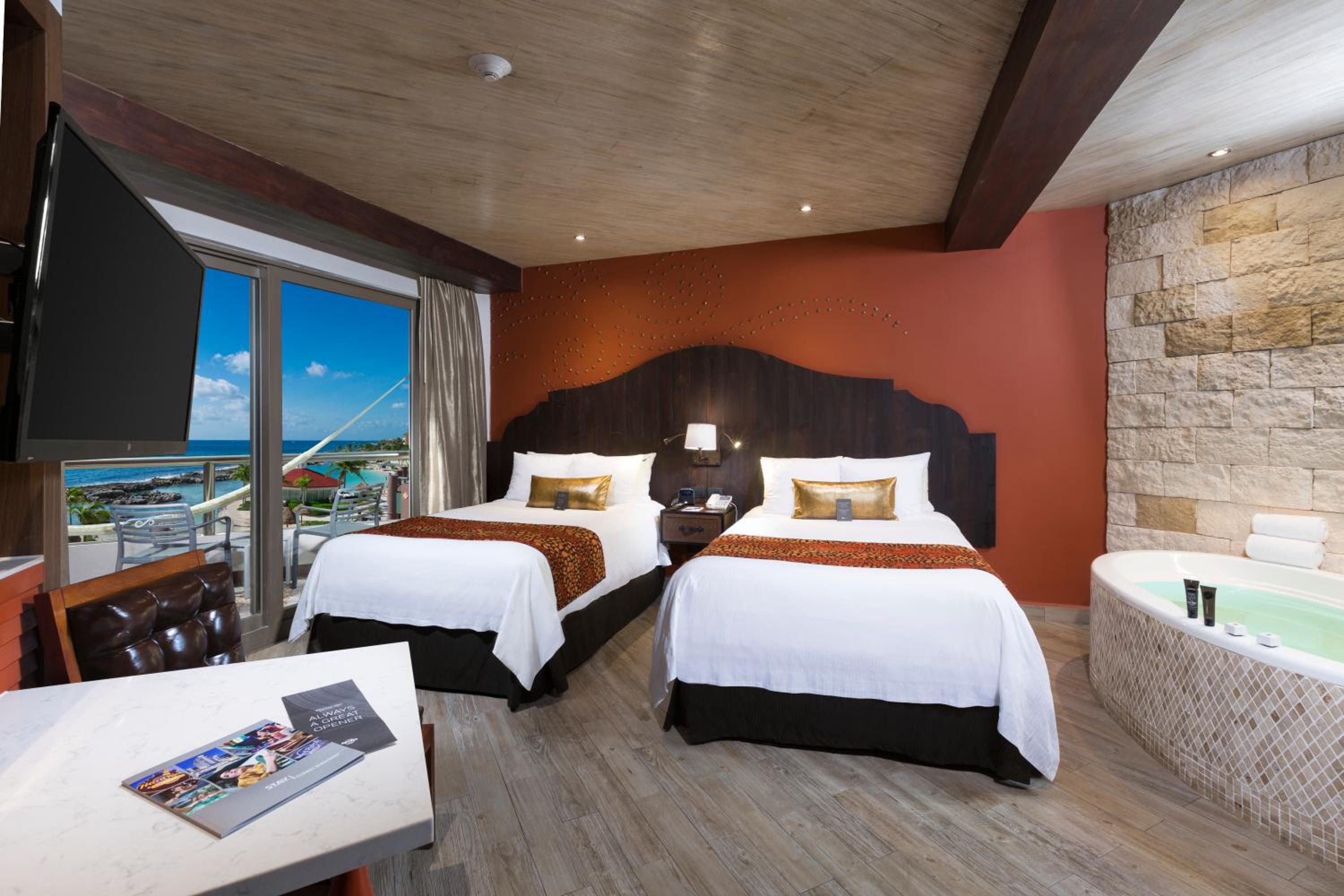 Deluxe Partial Ocean View Double - Photo 1