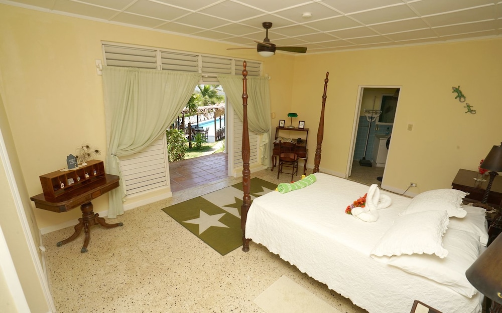 Superior Double Or Twin Room, Multiple Beds, Balcony, Mountain View (Hummingbird) photo 3