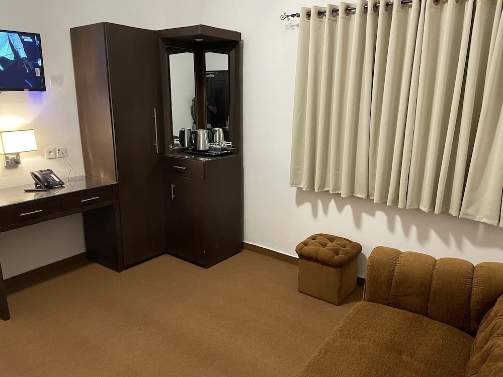 Exclusive Room, 1 King Bed, Non Smoking, City View photo 3