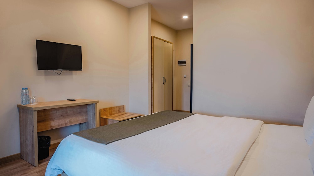 Suite - Photo 2
