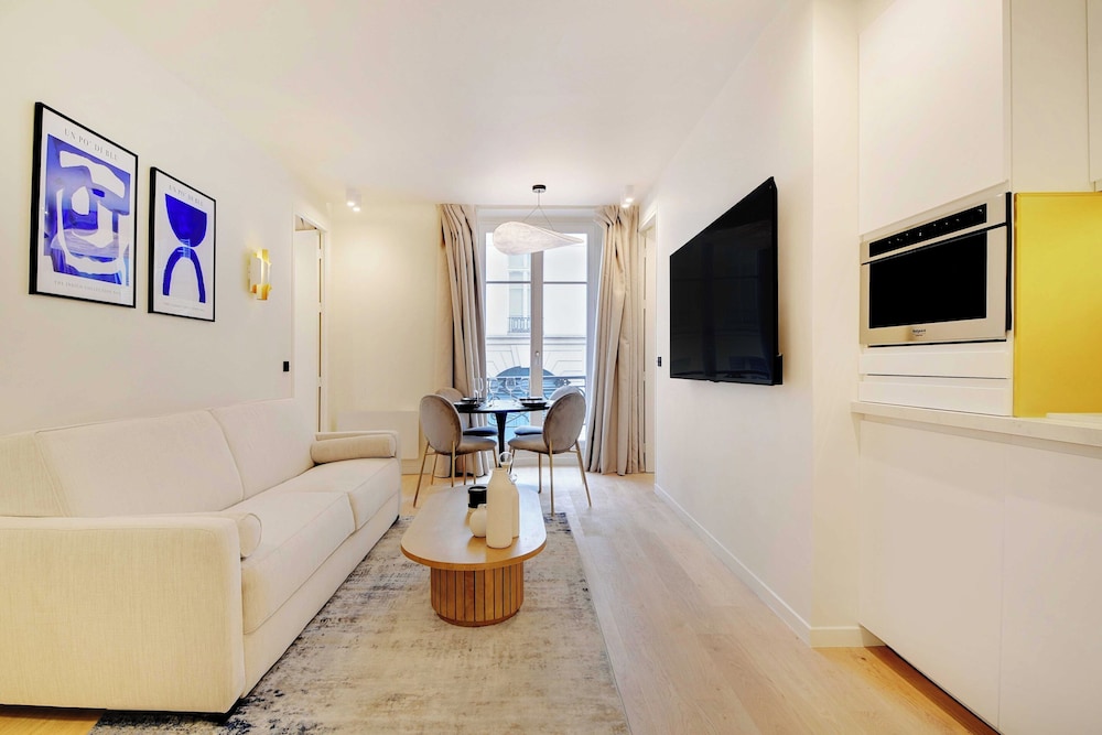 Apartment photo 1