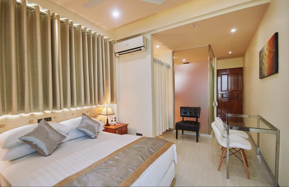Honeymoon Room + Free Airport Transfer photo 2