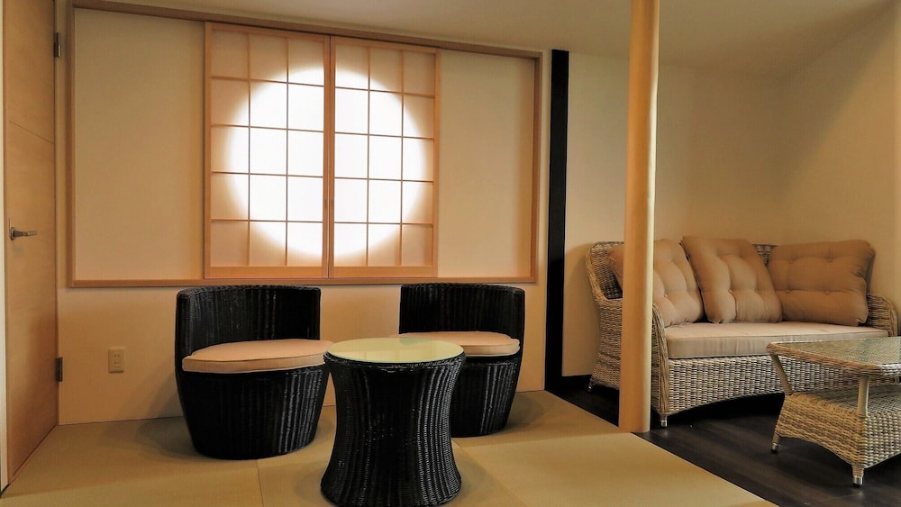 Japanese Western Room, King Bed (with stone bath, No Mountain View), Non Smoking thumbnail 5