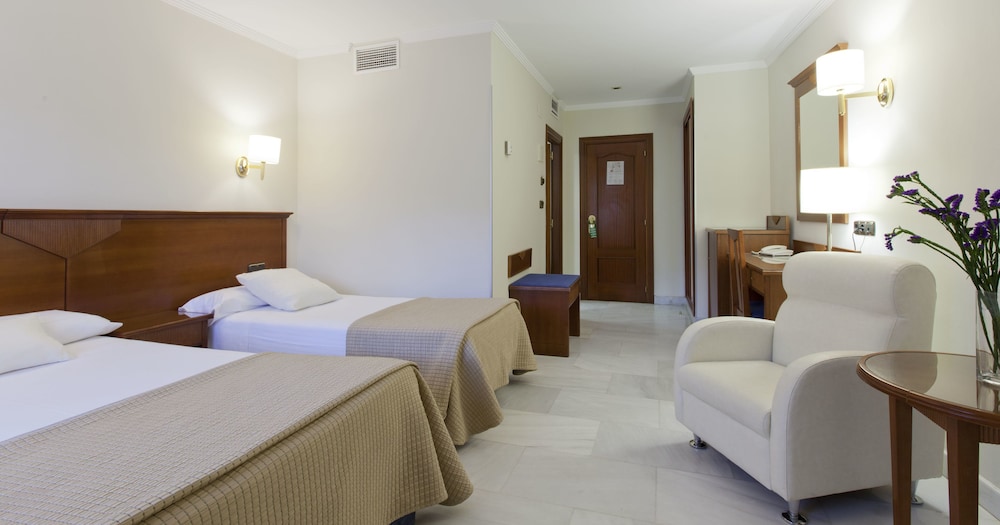 Triple Room, 3 Twin Beds - Photo 3