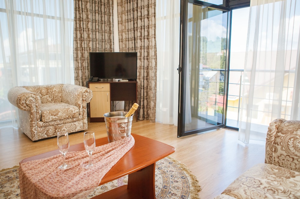 Suite, 1 Bedroom, Balcony photo 3