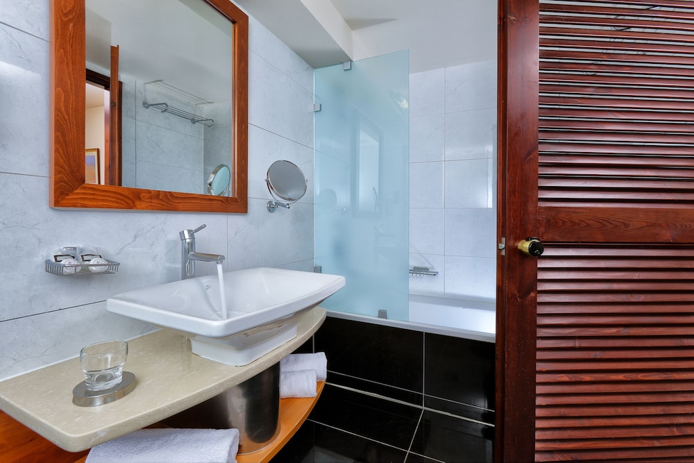 Family Suite, 2 Bedrooms - Photo 11