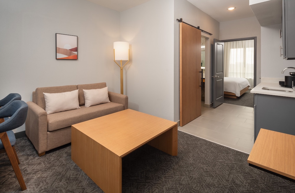 Suite, 1 King Bed - Photo 2