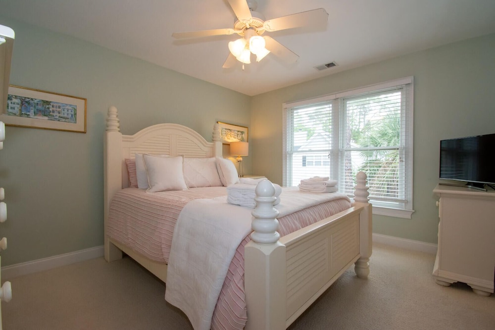 House, Multiple Beds, Kitchen