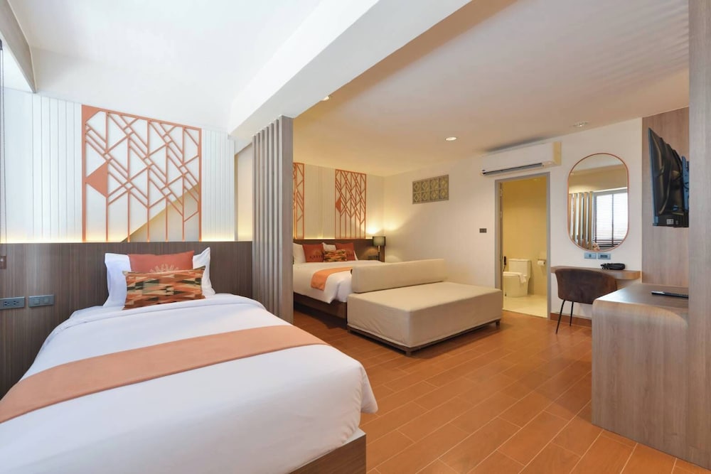Executive Room - Photo 1