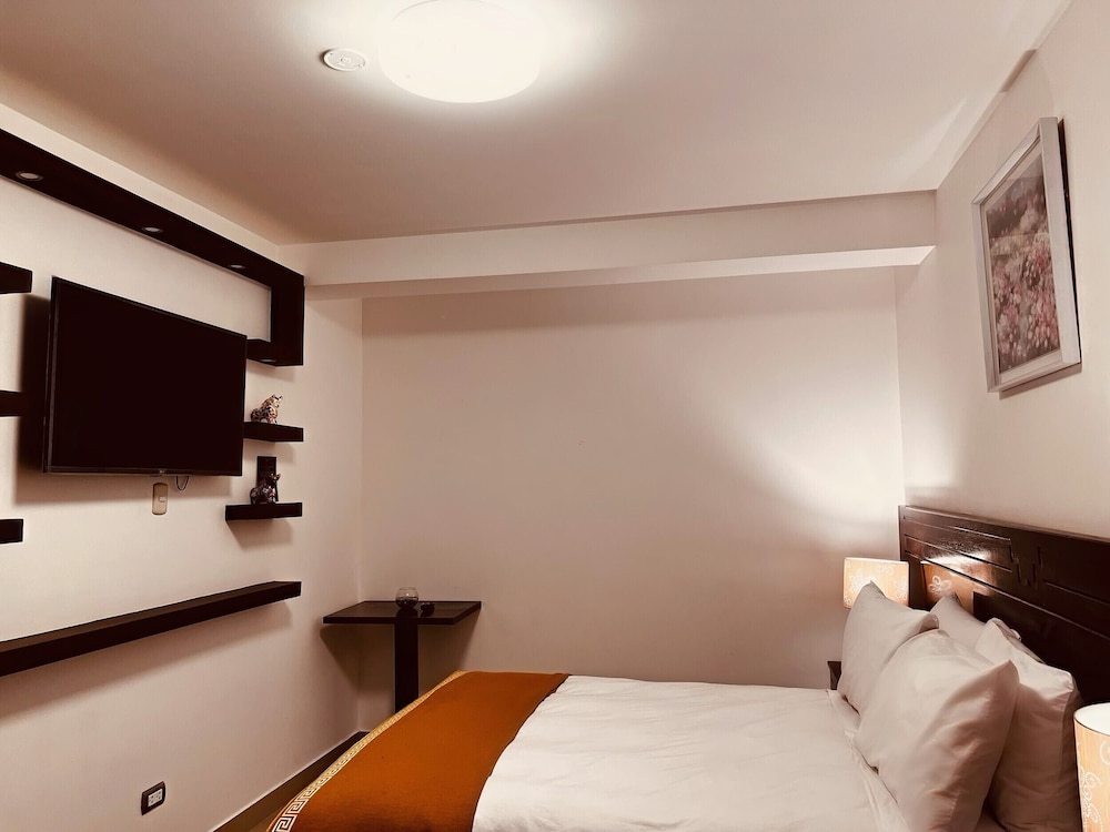 Standard Room, 1 Queen Bed photo 1