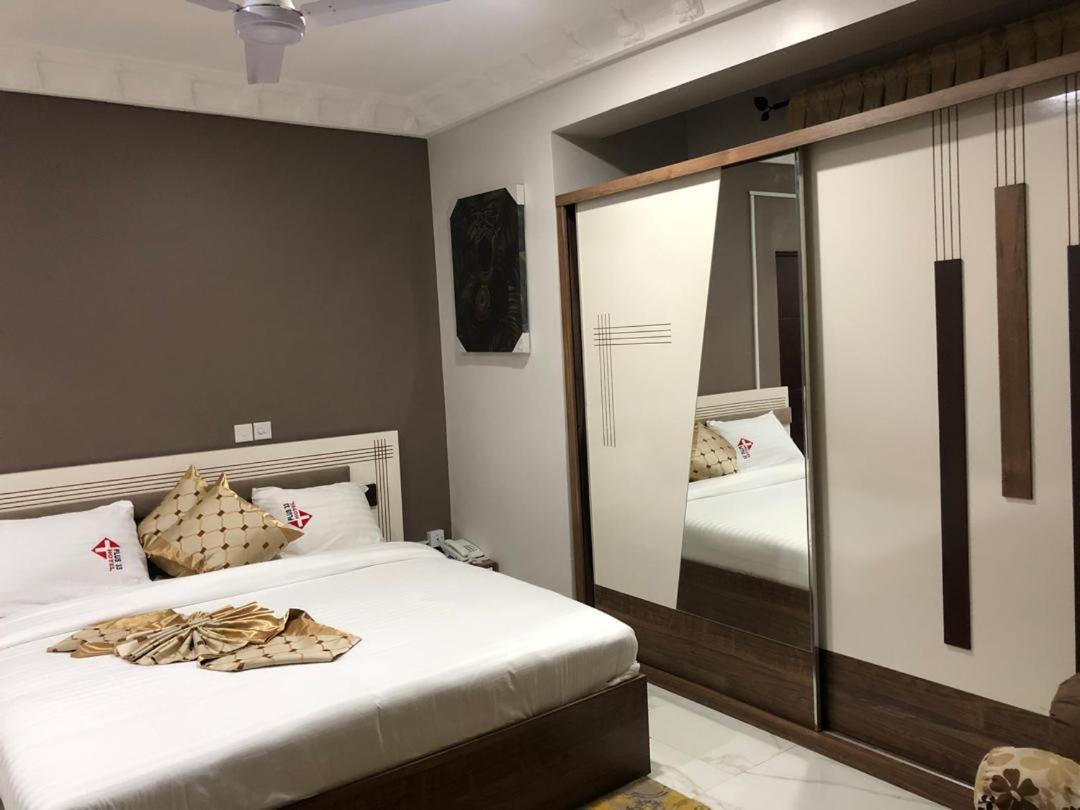 Deluxe Room - Photo 19