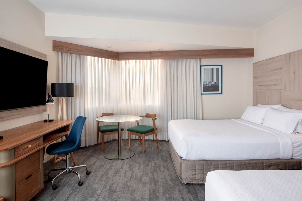 Premium Room, Multiple Beds, City View - Photo 10