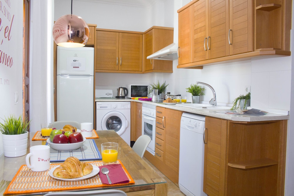 Apartment, 1 Bedroom - Photo 2