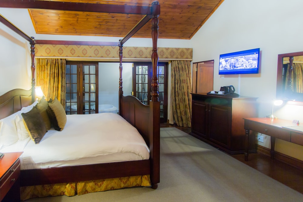 Superior Room, 1 King Bed photo 2