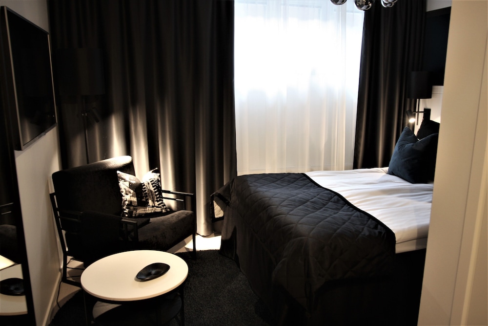 Economy Double Room photo 2