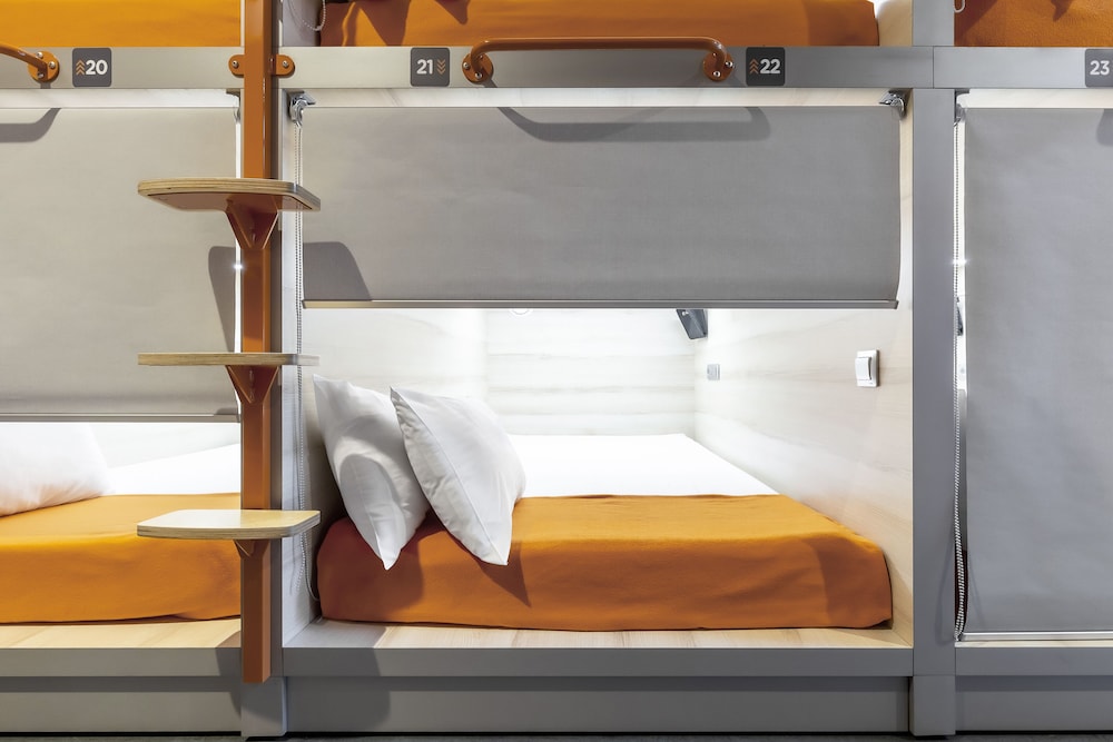 Double Capsule (12-Hour Accommodations) photo 3