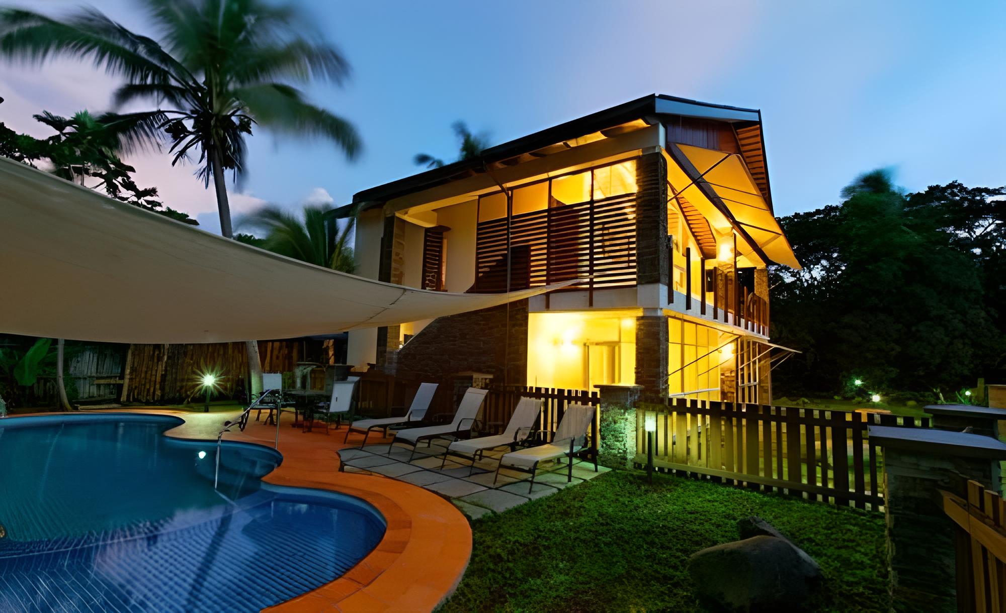 Tropical 3 Bedroom Apartment - Photo 1