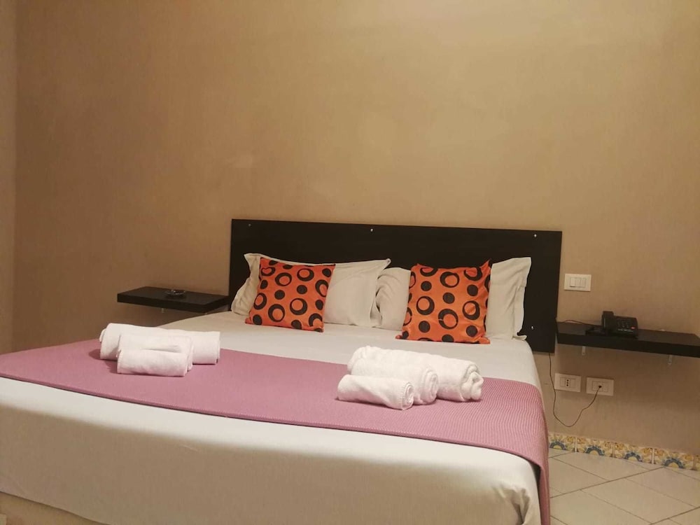 Basic Room, 1 Double Bed, Non Smoking, Garden View photo 3