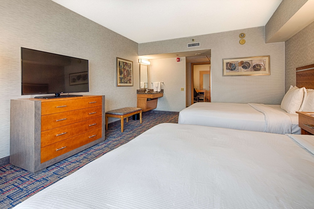Suite, 2 Queen Beds, Non Smoking photo 3