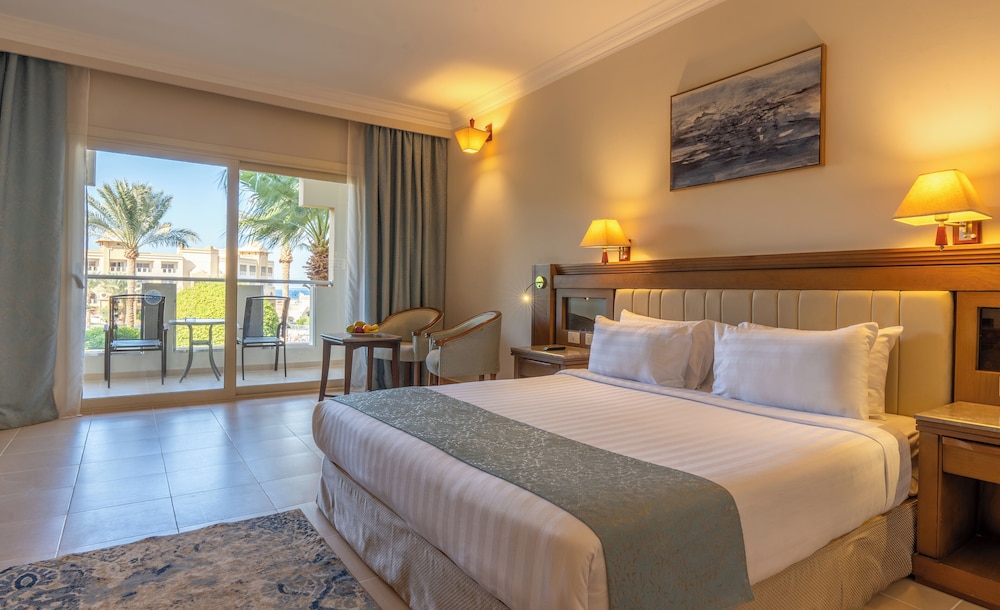 Grand Club Room Sea View - Photo 3
